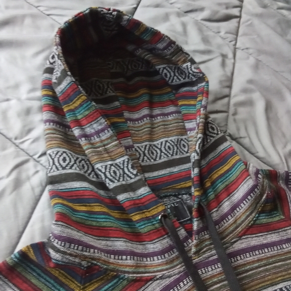 Women's Striped Multi Colored Short Sleeve Hoodie Sweatshirt Beautiful Giant - Picture 10 of 15